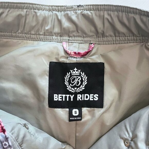 BETTY RIDES BLACK PINK FLORAL FLARED SNOWBOARD WINTER PANTS - S - Picture 10 of 16